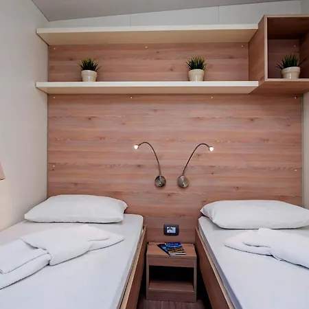 Eurocamp Mobile Homes At Porton Biondi Rovinj