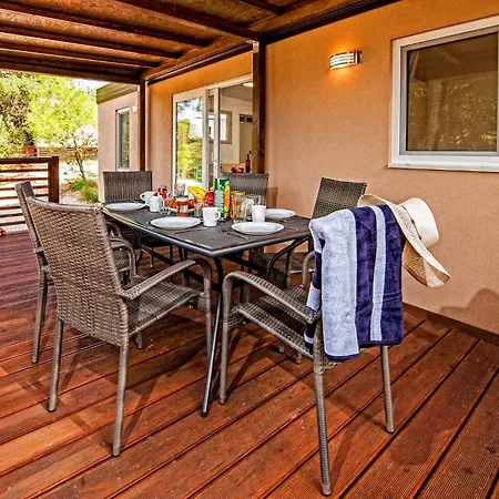 Kompleks wypoczynkowy Eurocamp Mobile Homes At Porton Nature Hideouts *