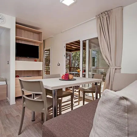 Eurocamp Mobile Homes At Porton Biondi * Rovinj