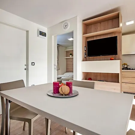 منتزه العطل Eurocamp Mobile Homes At Porton Nature Hideouts