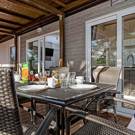منتزه العطل Eurocamp Mobile Homes At Porton Nature Hideouts روفينج